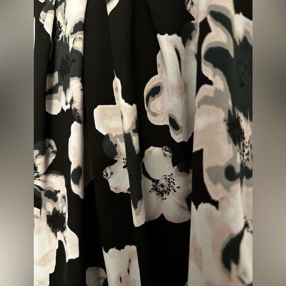 Womens Express Floral Blouse tank top dress shirt/ work/ office top size large - Picture 2 of 5